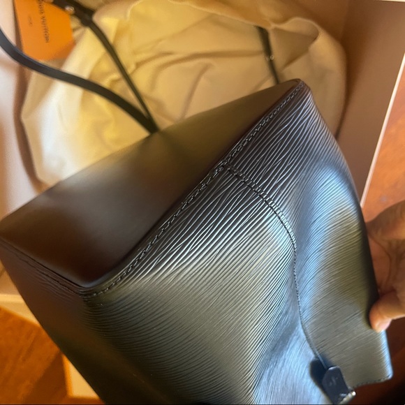 Authentic Louis Vuitton NÉONOÉ MM Epi - Picture 7 of 12